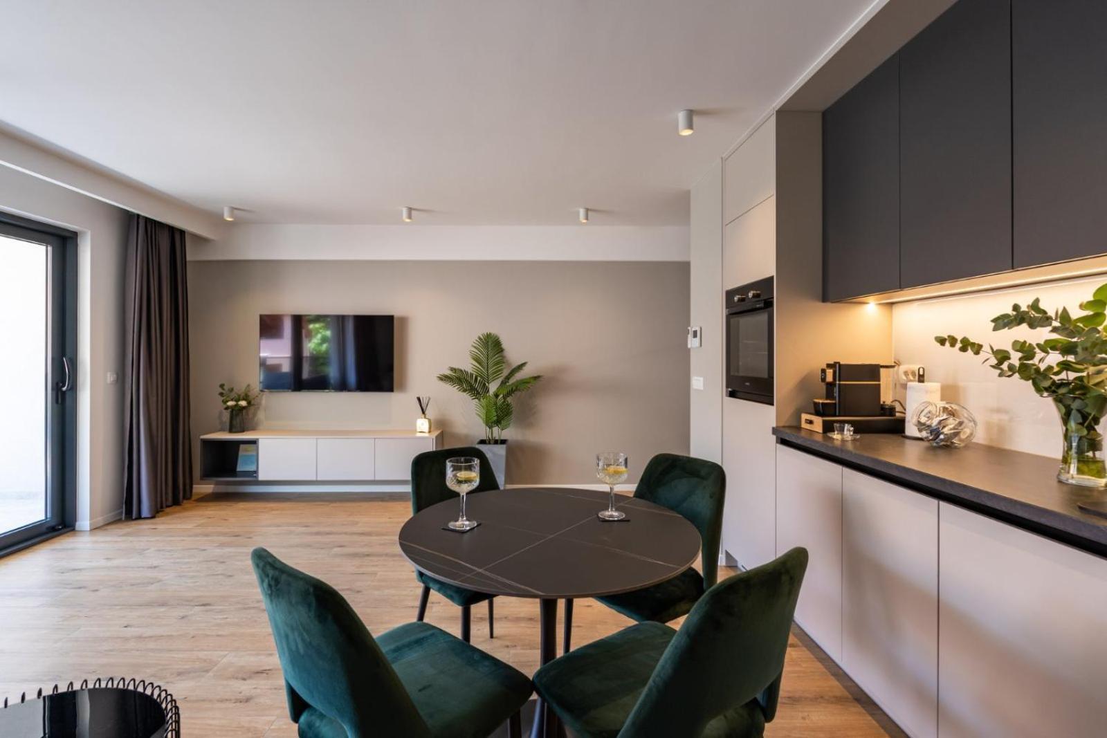 זאטון Apartments Maria מראה חיצוני תמונה